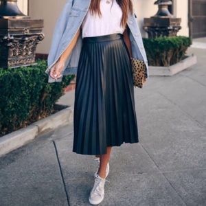 7 for All Mankind Vegan Leather pleated midi Skirt